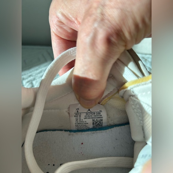 Nike Air Jordan MA2 Inspire Sneakers Cream Gray Peach Women’s 8.5 - Picture 12 of 15